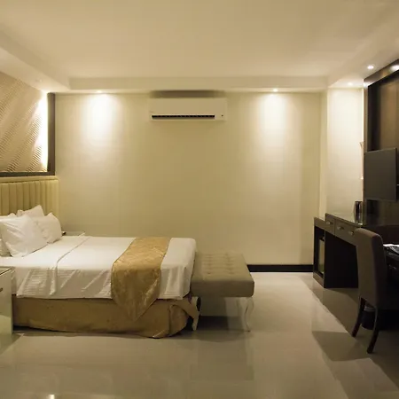 Crown Royale Hotel-2